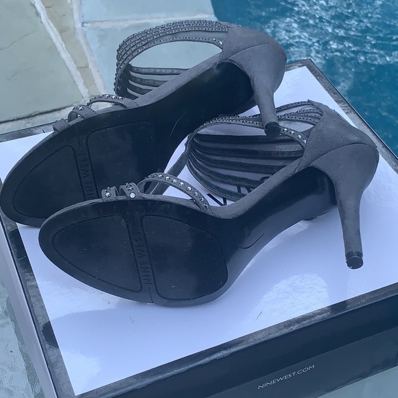 Rarely worn Women’s Nine West high heels - Picture 4 of 12